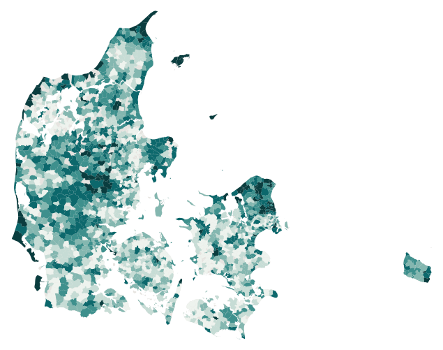 Static map of Denmark shaded by average ecological-quality bioscore per parish. Coastal areas, north Zealand and the central Jutland lakes show the highest ecological quality; dense cities and intensively farmed areas the lowest.